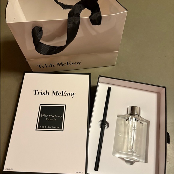 Trish McEvoy Reed Diffuser - Picture 3 of 6